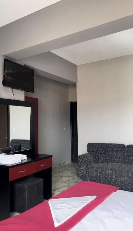 Vila New Εξαμίλιο Εξωτερικό φωτογραφία
